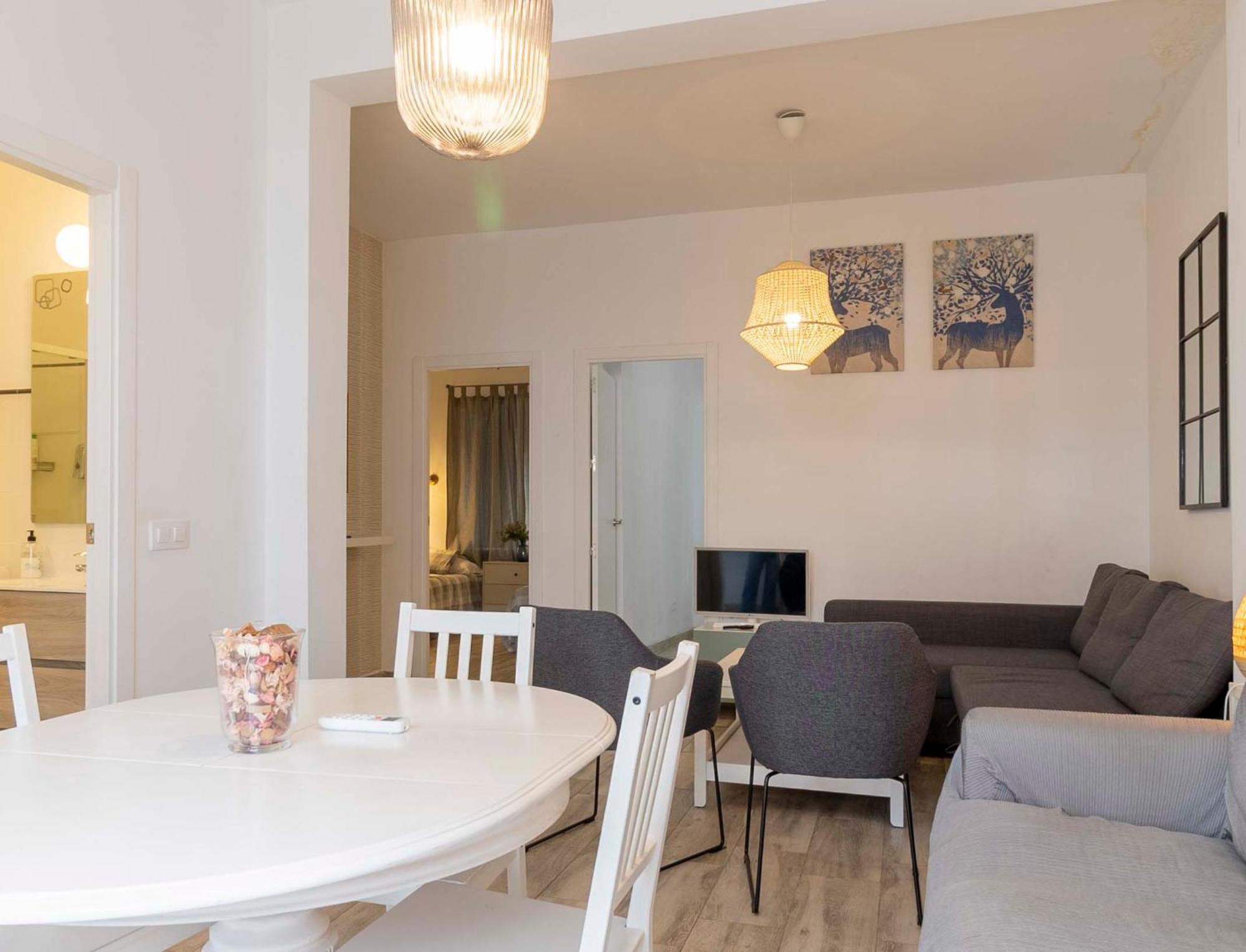 Apartamentos Triana — Photos 1